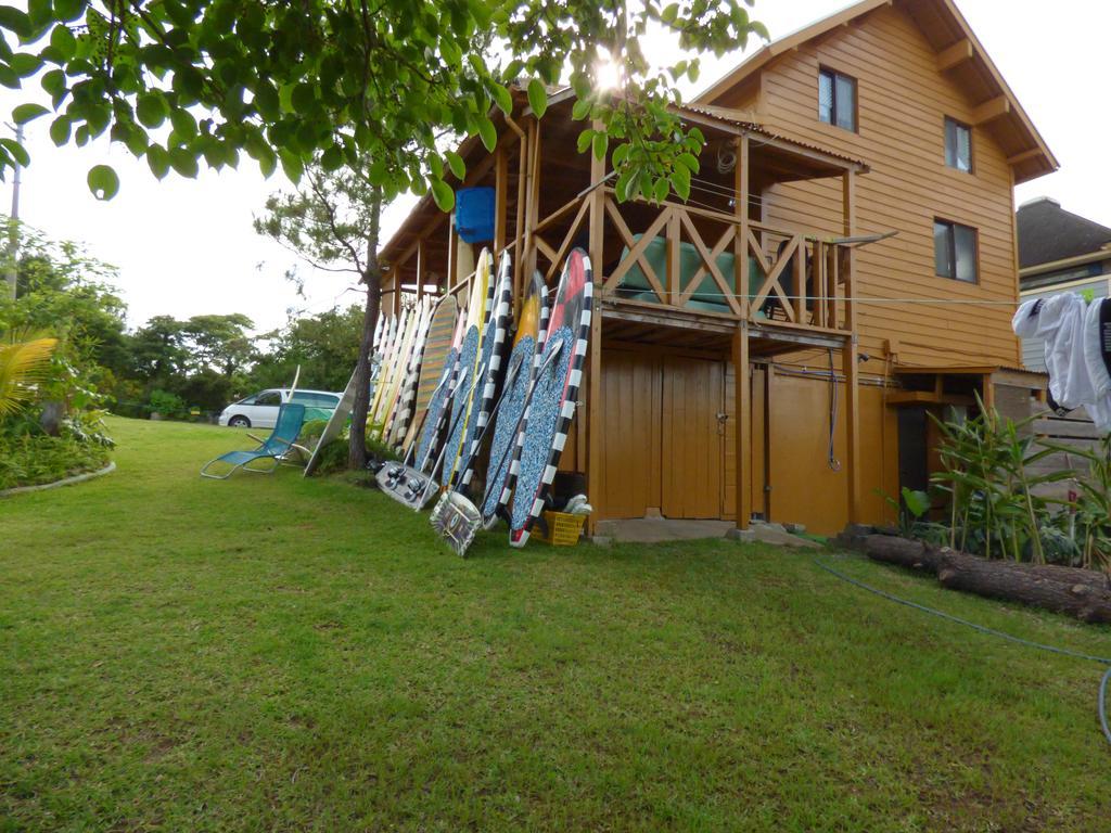 Hotel Tropical Surf House Okinawa Onna Exterior foto